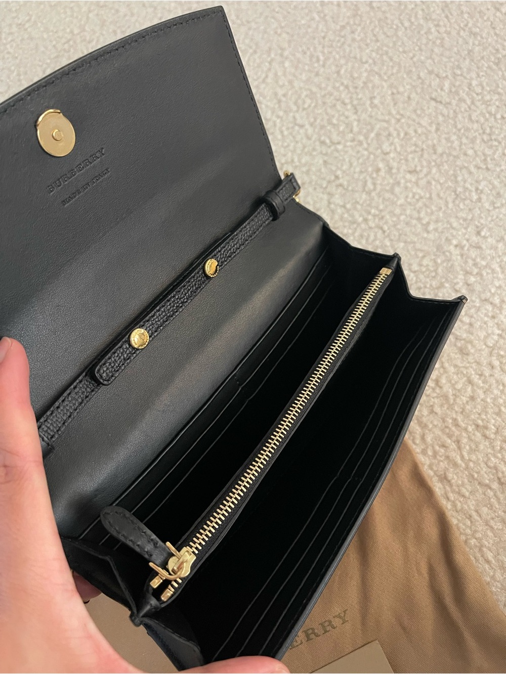 Burberry Henley Wallet on Chain - Picture 5 of 9